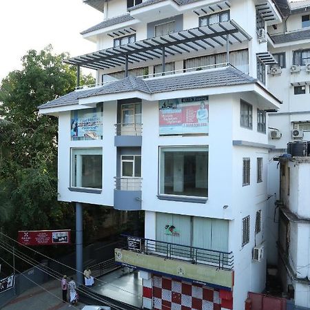 Hazmi Inn Perintalmanna Εξωτερικό φωτογραφία